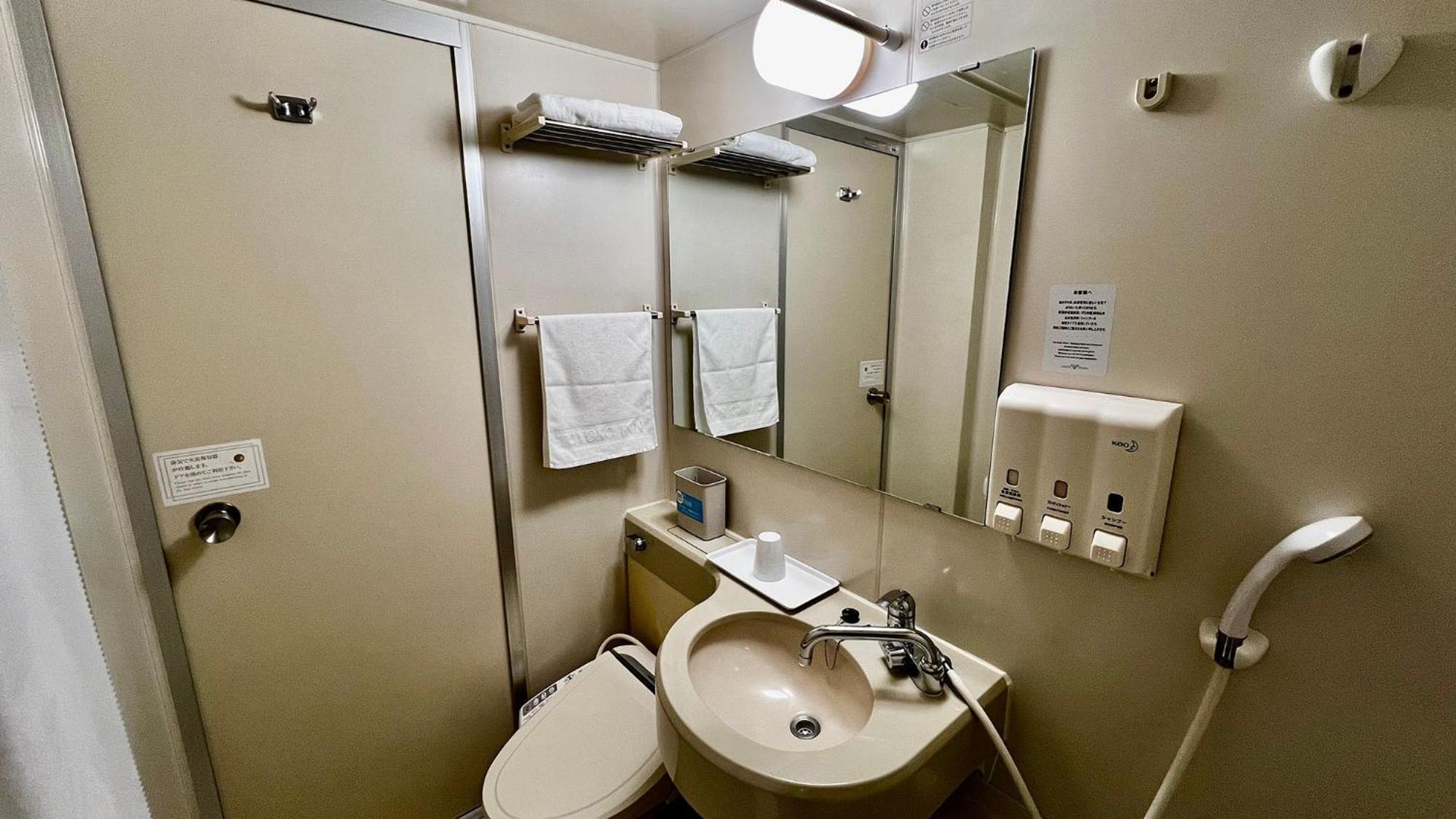Toyoko Inn Shin-Yokohama Ekimae Honkan Exteriör bild